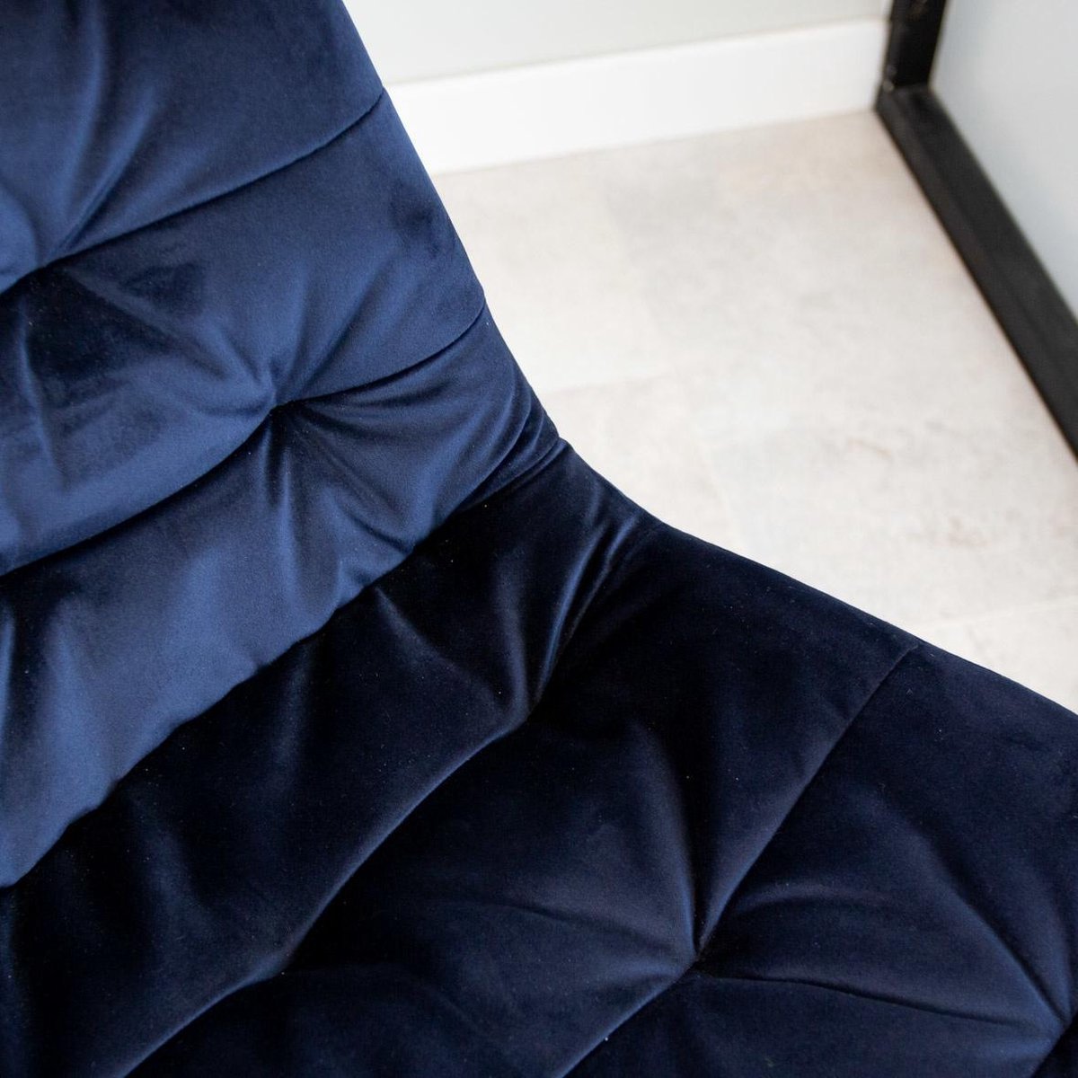 Dimehouse Industriële Eetkamerstoel Mira - Velvet Metaal - Blauw
