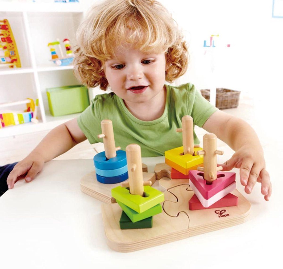 Hape houten puzzel en sorteerplank 16 delig