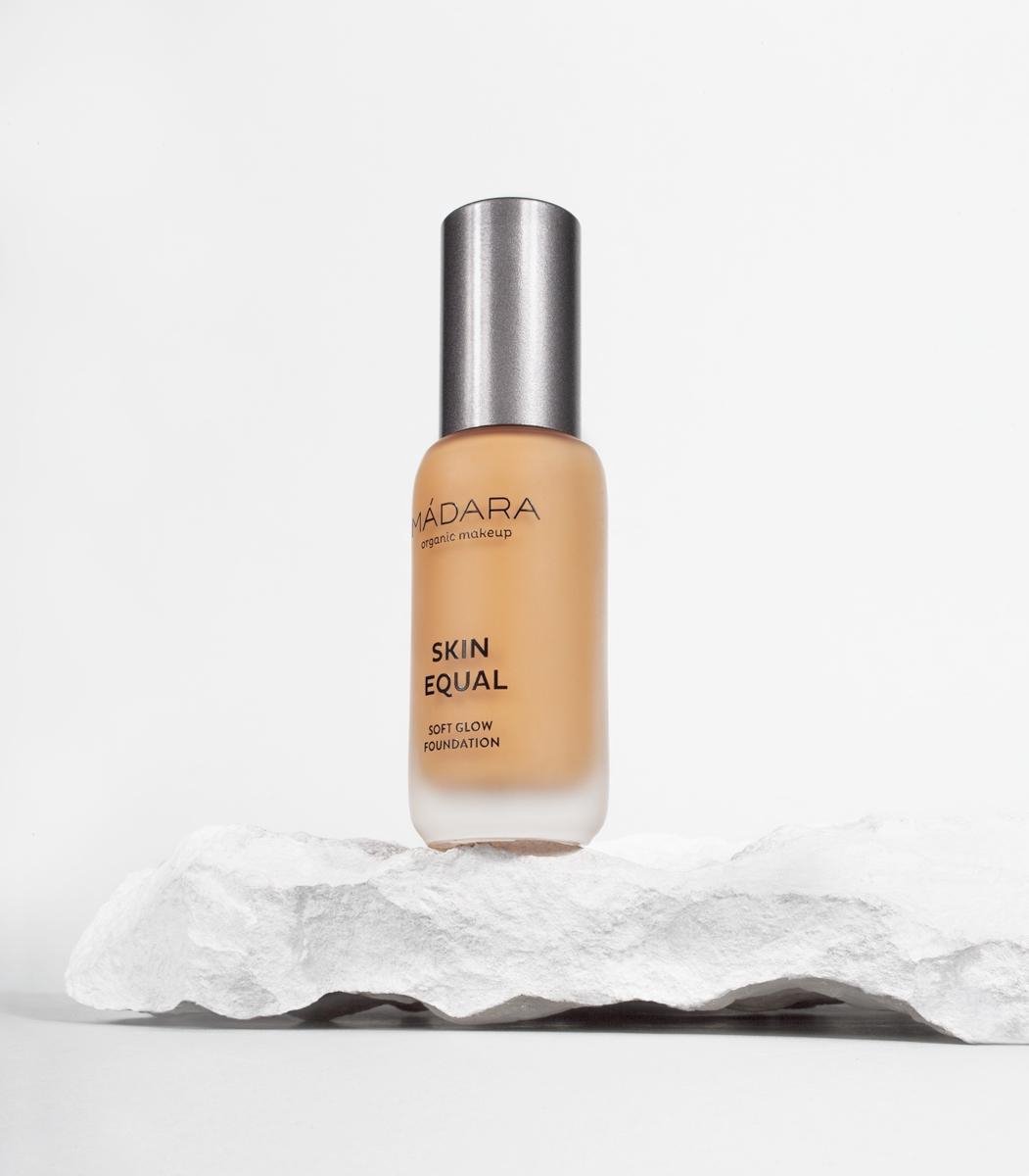 MÁDARA #50 GOLDEN SAND SKIN EQUAL FOUNDATION Foundation 30ml