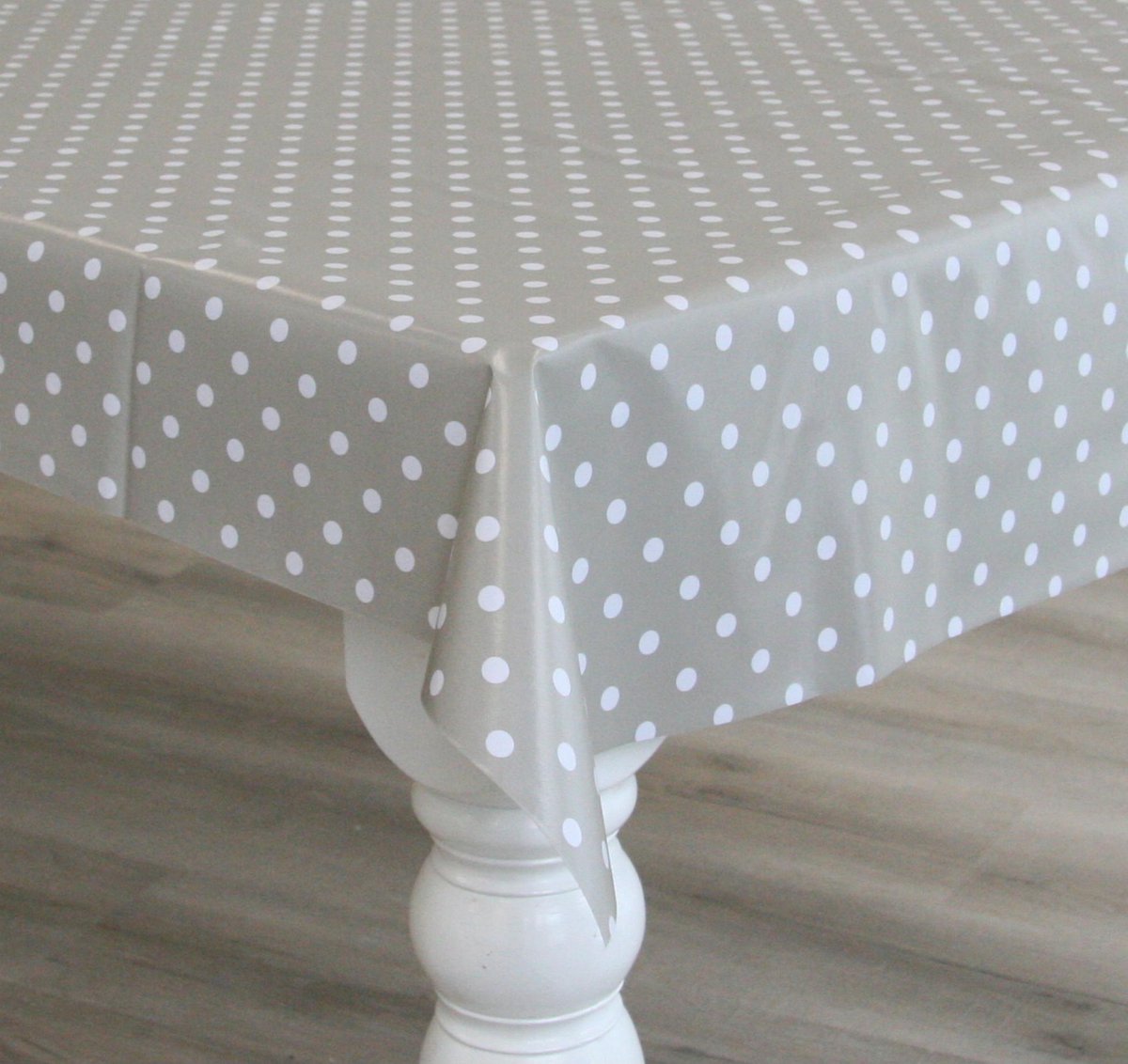 Bellatio Design Tafelzeil/tafelkleed Zilver Mette Stippen 140 X 180 Cm - Tuintafelkleed - Polkadot - Silver