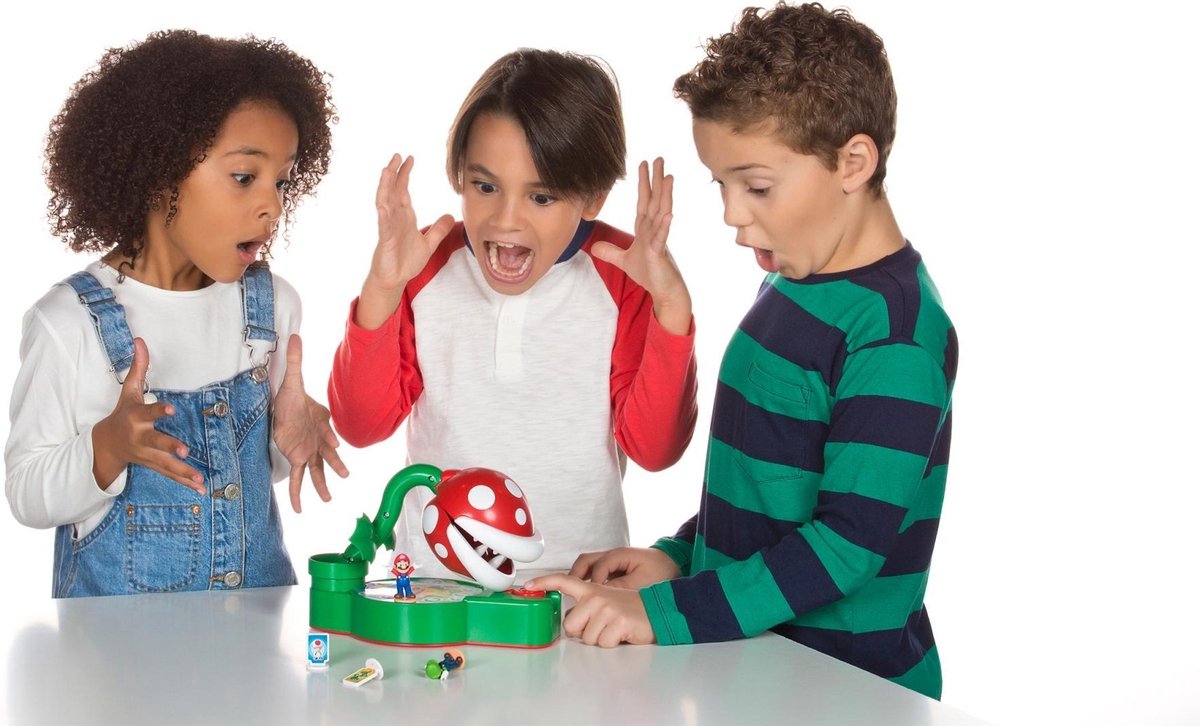 EPOCH Super Mario Piranha Plant Escape