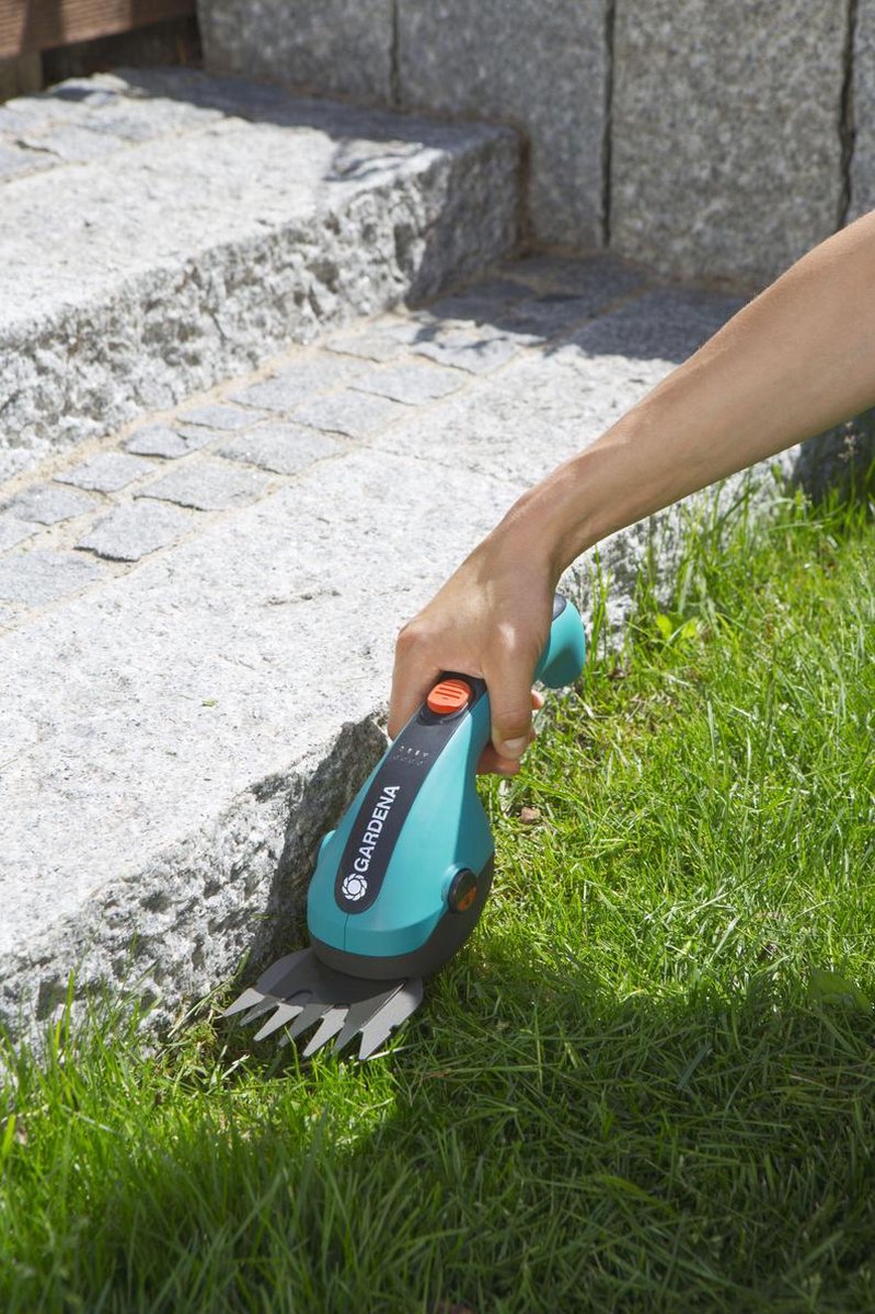 GARDENA ClassicCut Accu Grasschaar met telescoopsteel en wielen