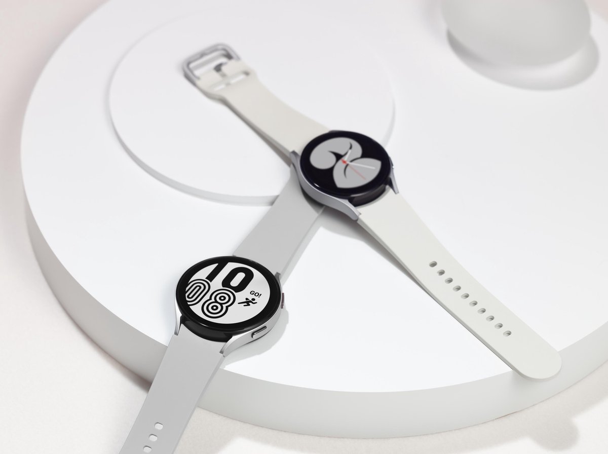 Samsung Galaxy Watch4 44 mm Zilver - Silver