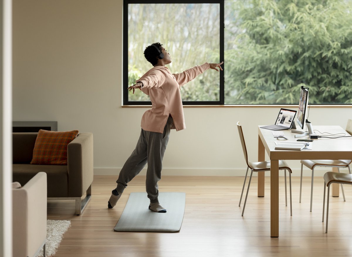 Back-to-School Sales2 Modern Webcam