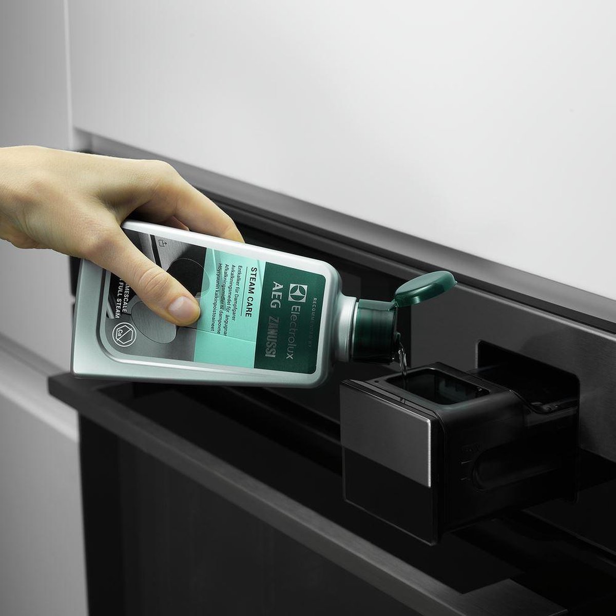 Electrolux Premium Ontkalker Voor Stoomoven 250 Ml 9029799492 - Grijs