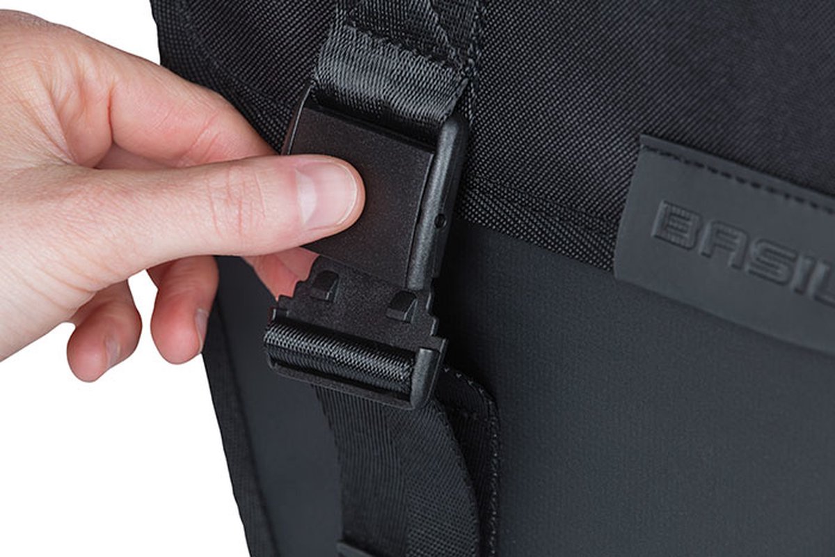 Basil Enkele Fietstas Tour Waterproof Right 14l - - Zwart