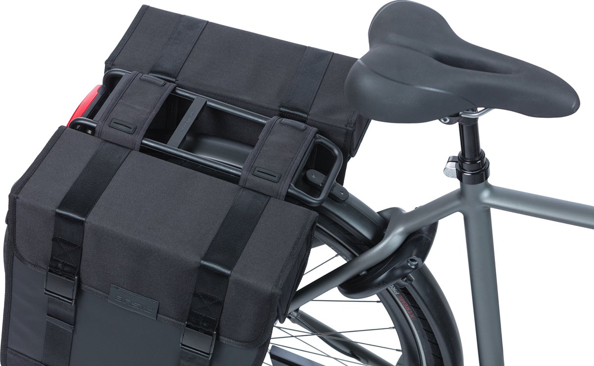 Basil Dubbele Fietstas Tour Waterproof Xl 35l - - Zwart