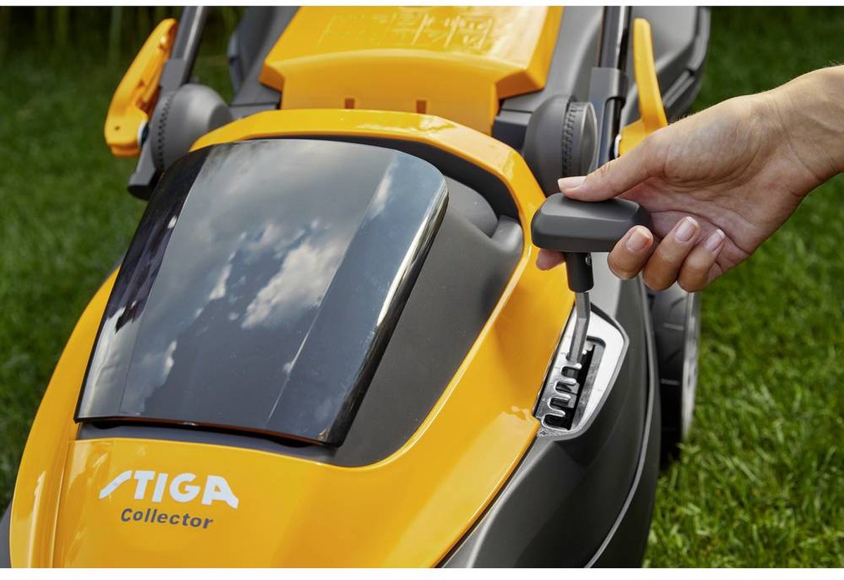 Stiga Collector 136E Kit Accu grasmaaier | 20v - 0.55kW | 2x 2.0Ah