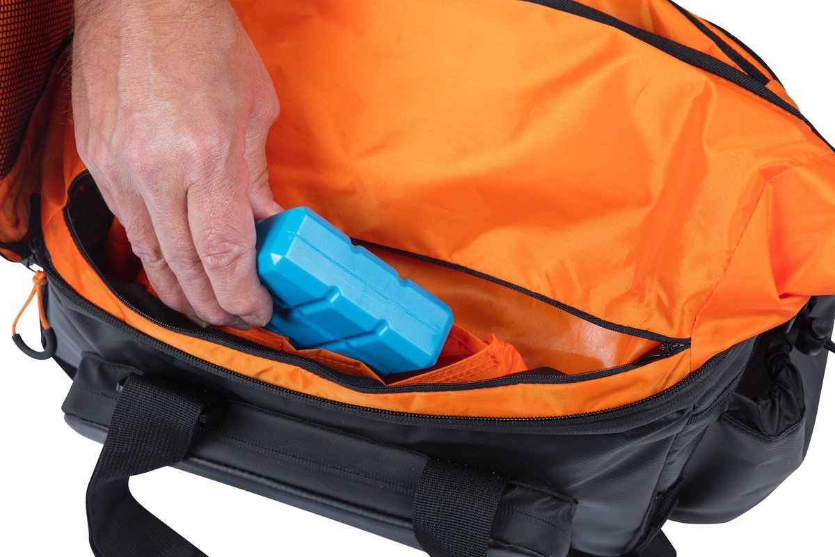 Basil Trunkbag Miles Tarpaulin Xl Pro 9-36l - Black Orange - Zwart