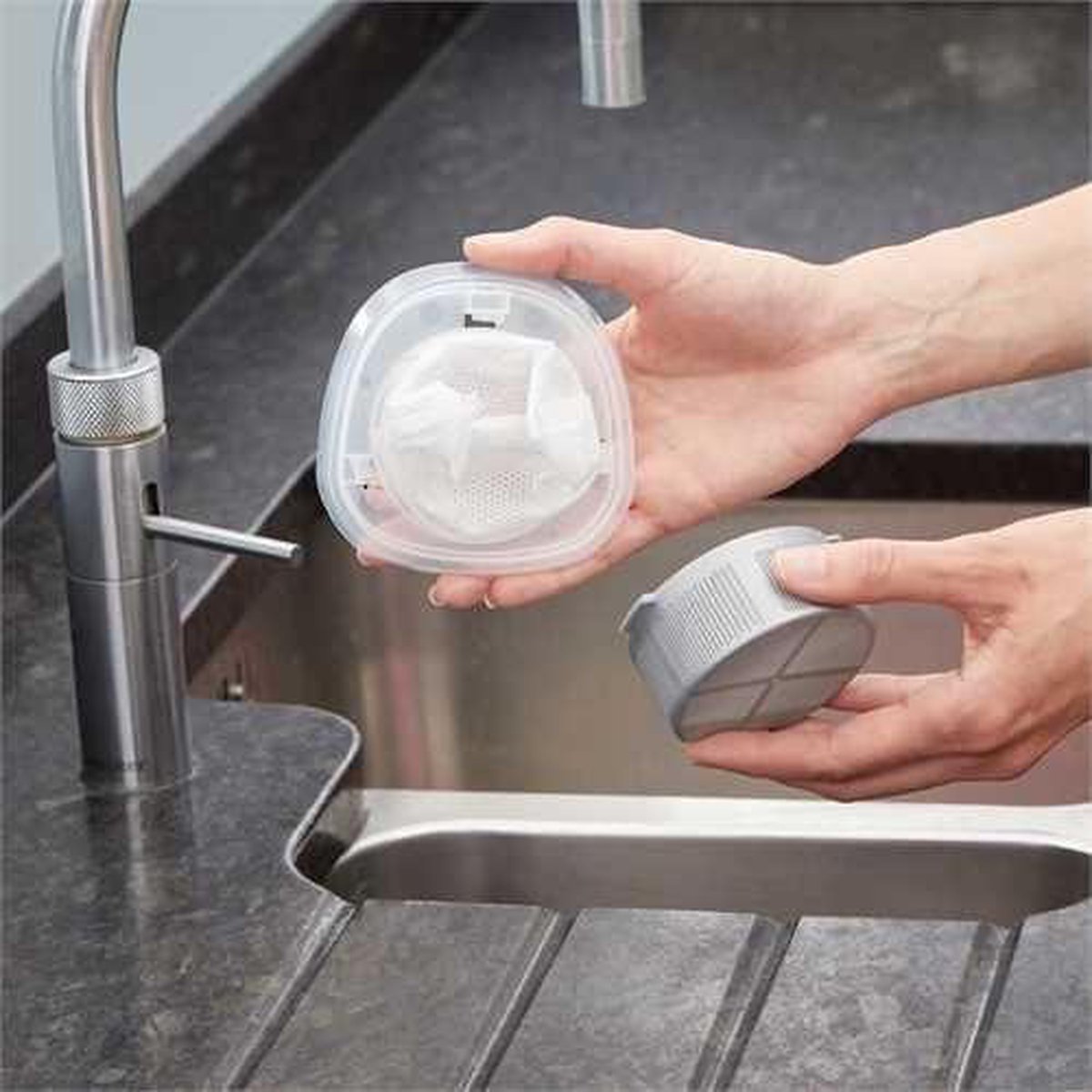 BLACK+DECKER Kruimeldief Nvc215w-qw - Blauw