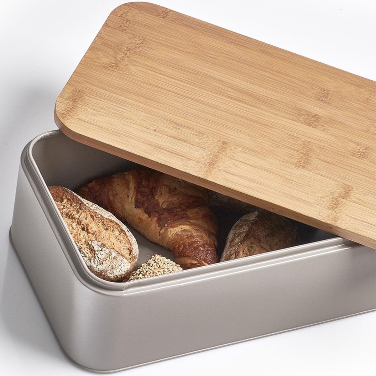 Zilveren Broodtrommel Deluxe Met Snijplank Deksel 31 Cm - Broodtrommels - Silver
