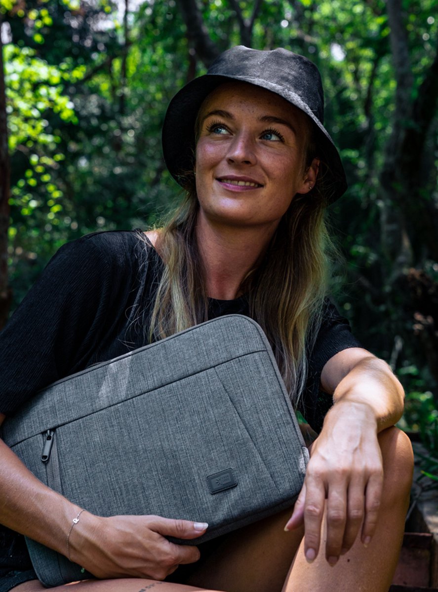 Case Logic Huxton 14 inch Laptophoes - Zwart