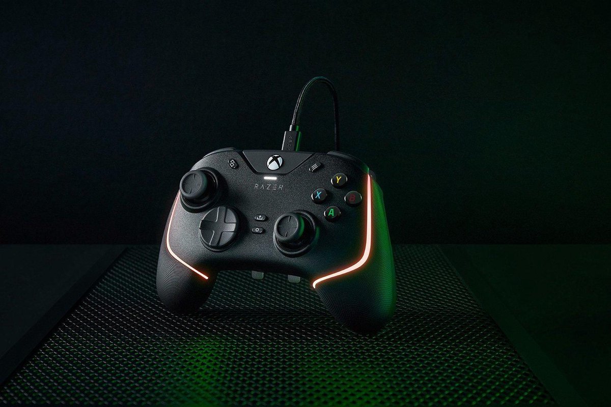 Razer Wolverine V2 Gaming Controller - Chroma (Xbox Series X/Xbox One/PC)