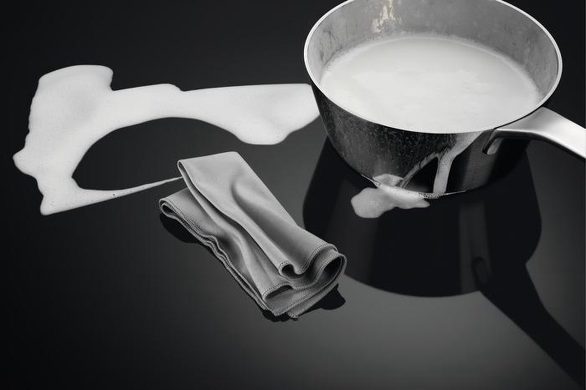 AEG Bridge inductie kookplaat IKE74440CB - Zwart