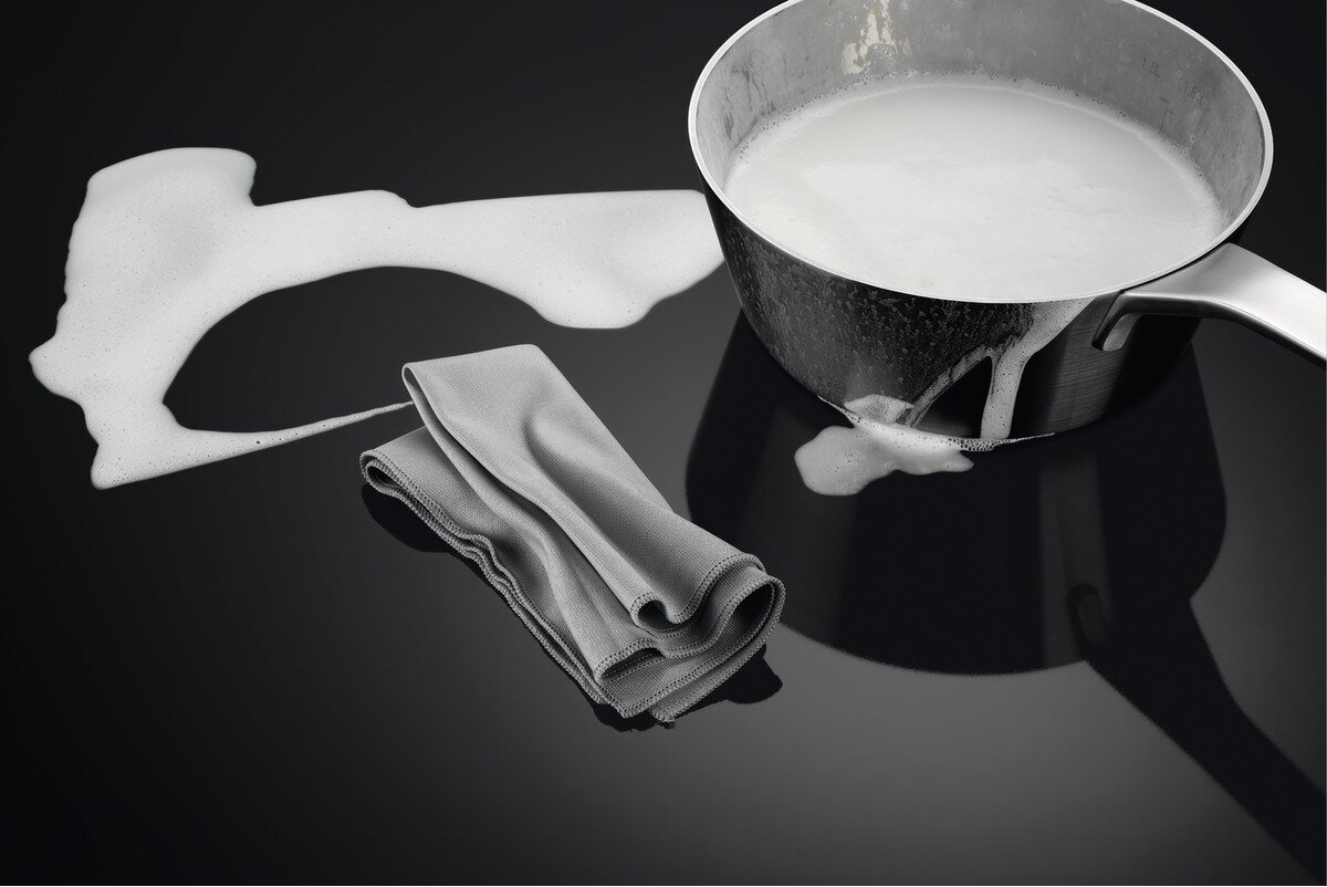 AEG inductie kookplaat IKB64431FB - Zwart