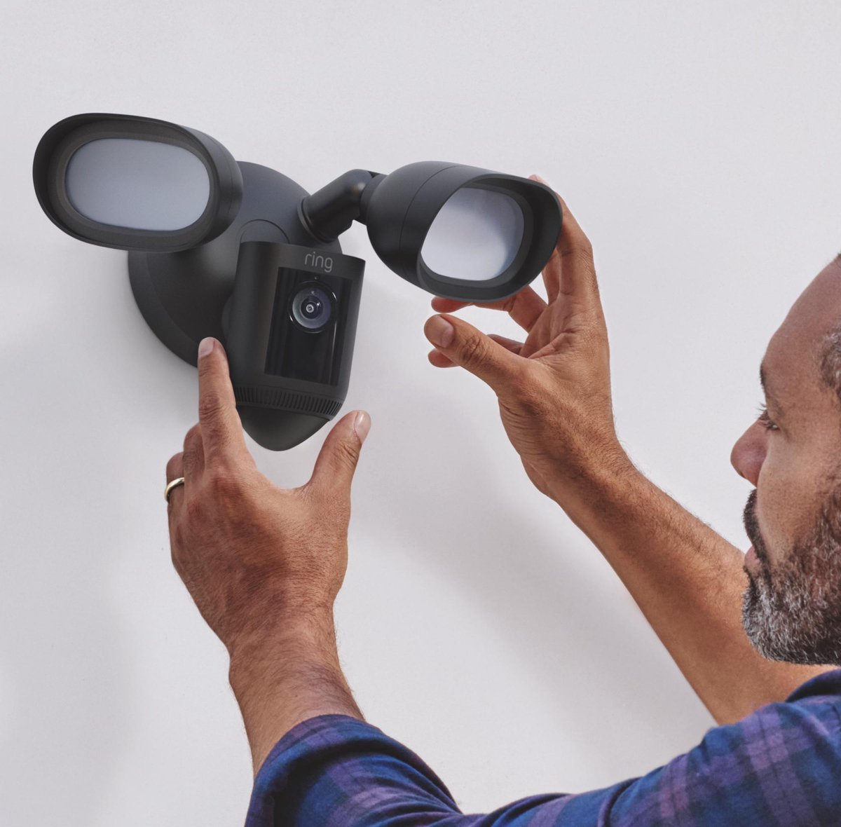 Ring Floodlight Cam Wired Pro - Zwart