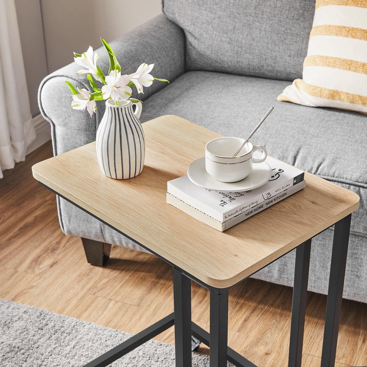 Acaza Bijzettafel Op Wieltjes, Rollend Tafeltje Voor Laptop Of Ontbijt, Lichte Eik Kleur - Bruin