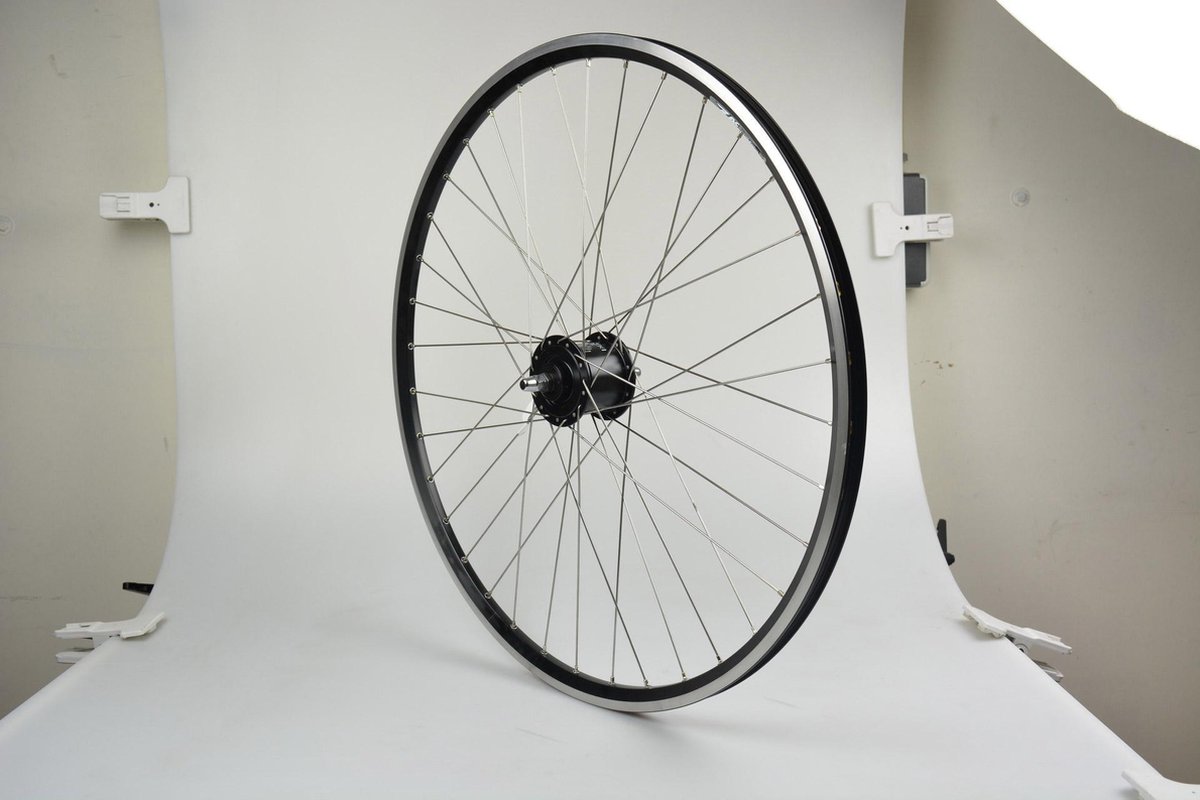 Roland Voorwiel 28 X 1 5/8 X 1 3/8 Inch Shimano Naafdynamo - Zwart