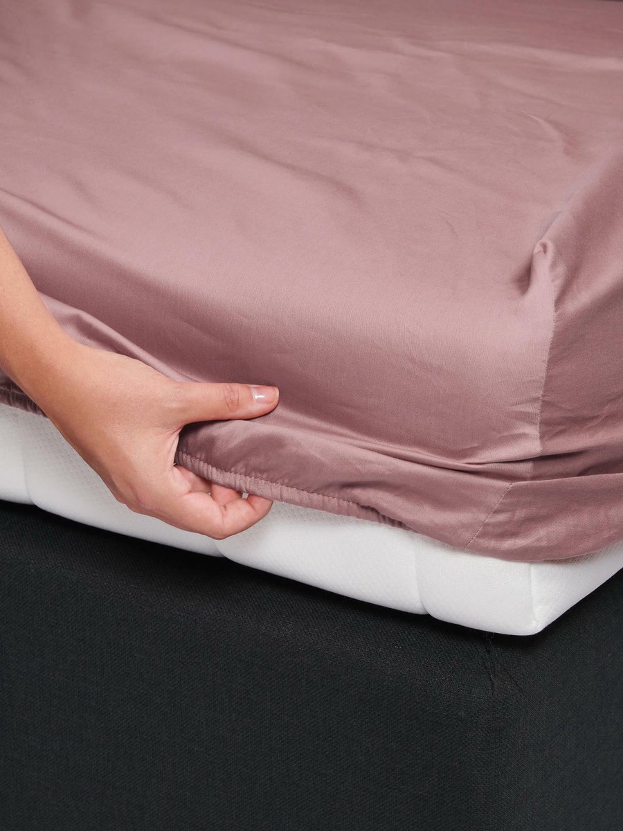 Essenza Satin hoeslaken Woodrose - Roze