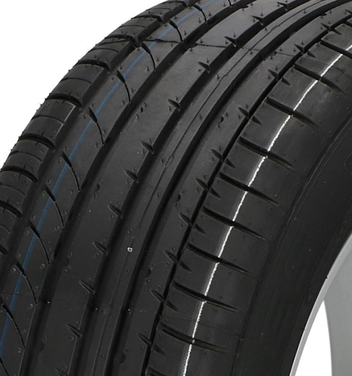 Kumho Izen KW31 - Zwart