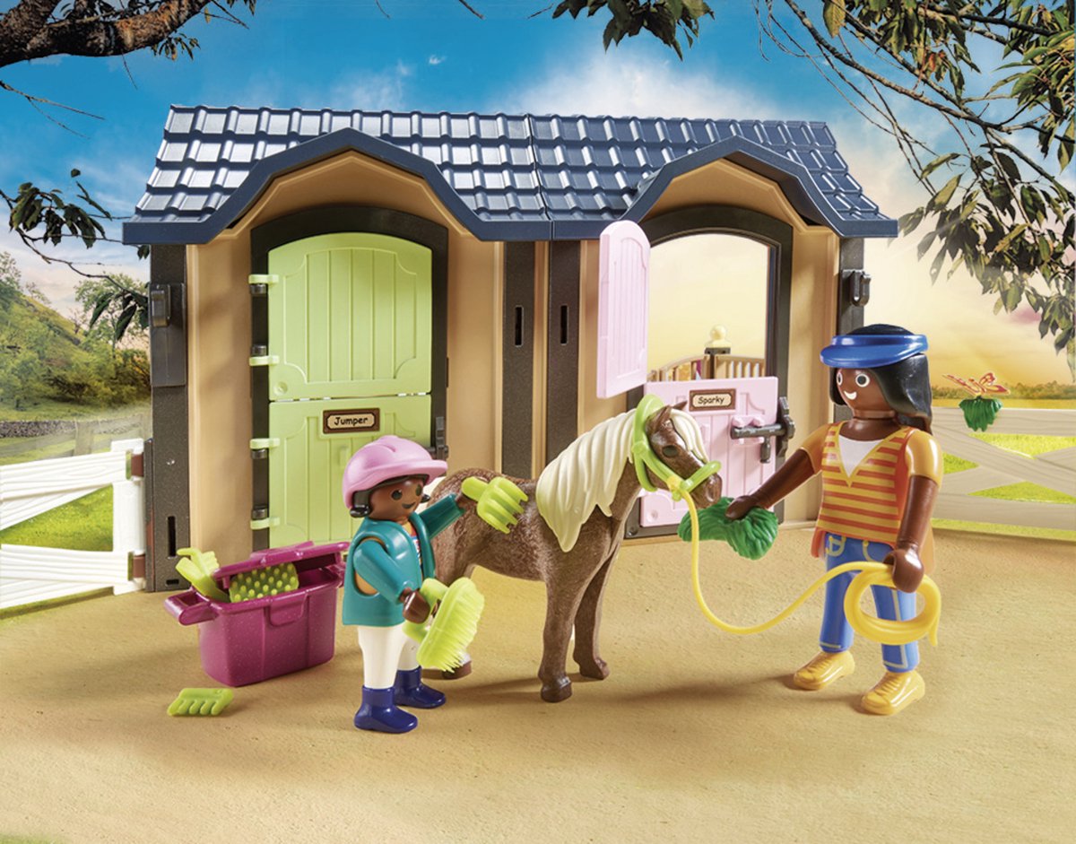 Playmobil Country Rijlessen met paardenboxen (70887)