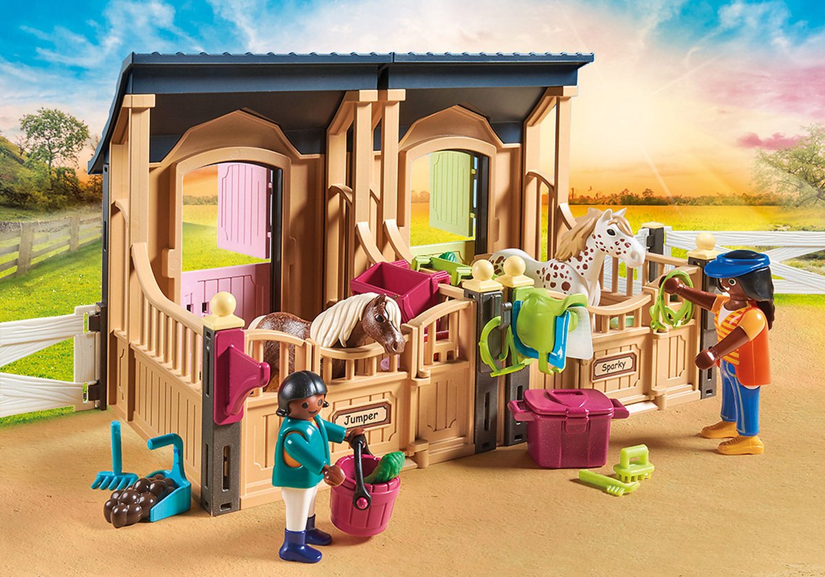 Playmobil Country Rijlessen met paardenboxen (70887)