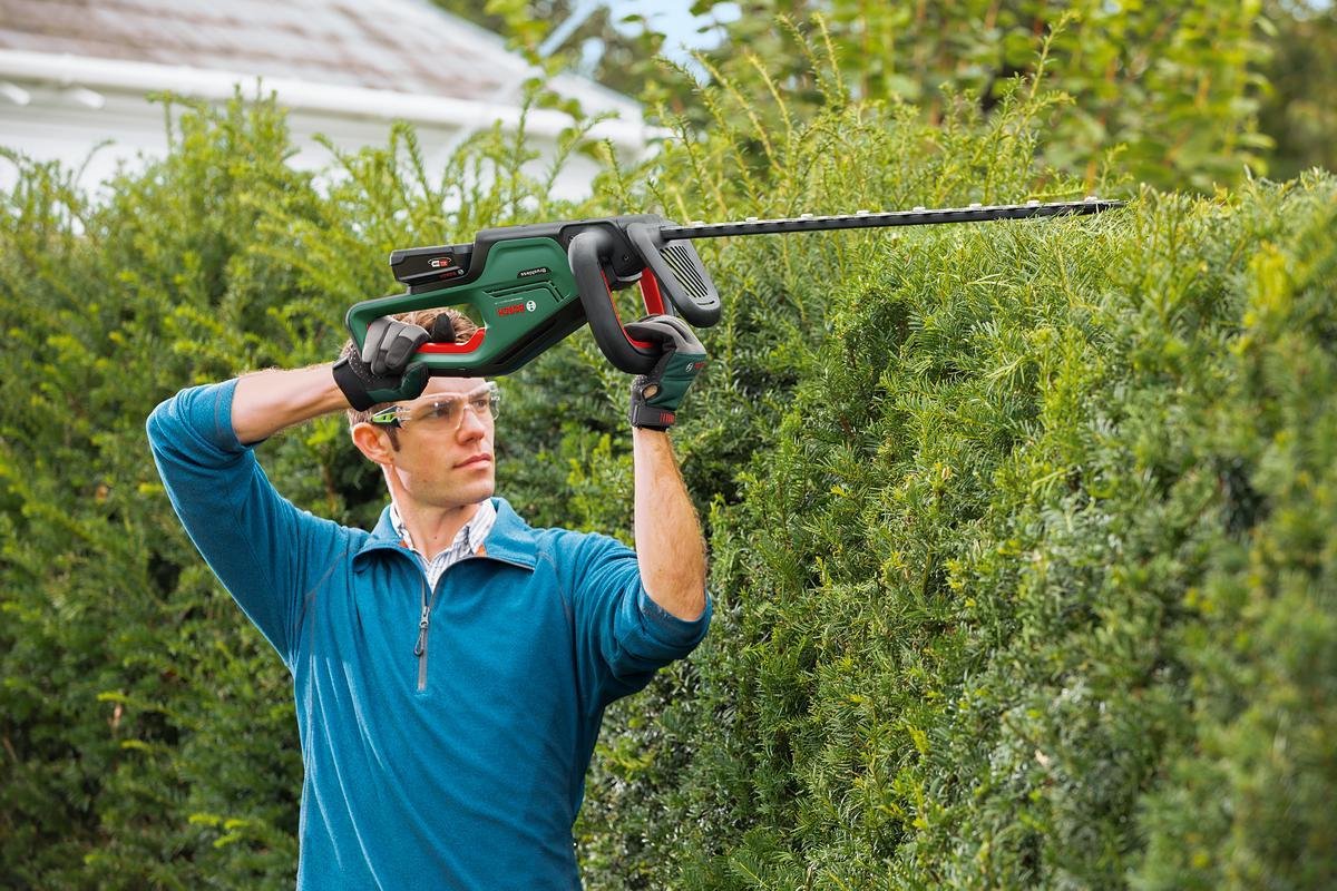 Bosch UniversalHedgeCut 18v-55 (zonder accu)