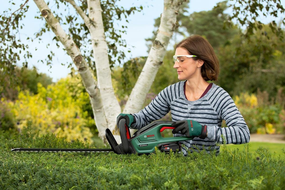 Bosch UniversalHedgeCut 18v-55 (zonder accu)
