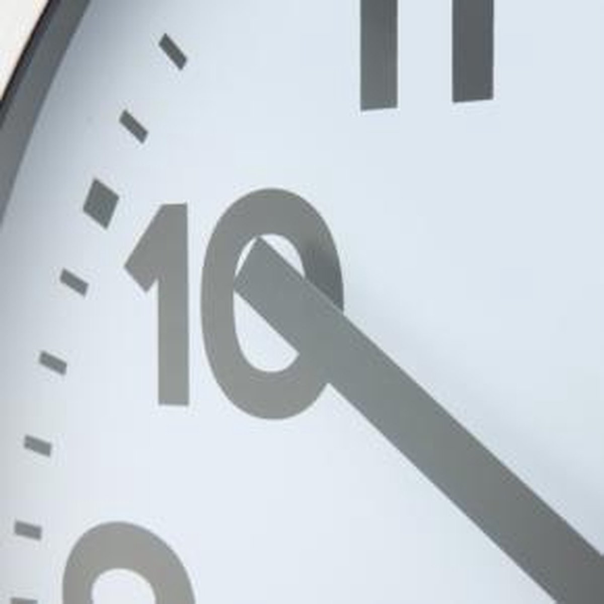 Nextime Wandklok Dia. 35 Cm, Geborsteld Aluminium, 'Station' - Wit