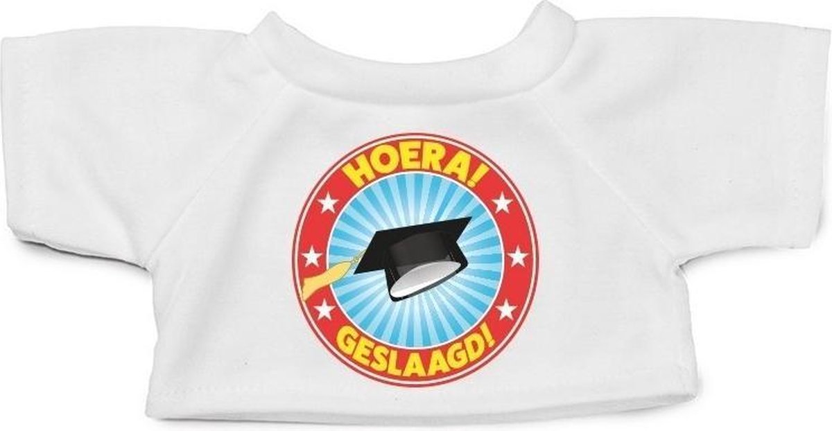 Knuffelbeer Hoera Geslaagd! Met Shirtje En Afstudeerhoedje Print 24 Cm - Eindexamen/afstuderen Cadeau - Wit