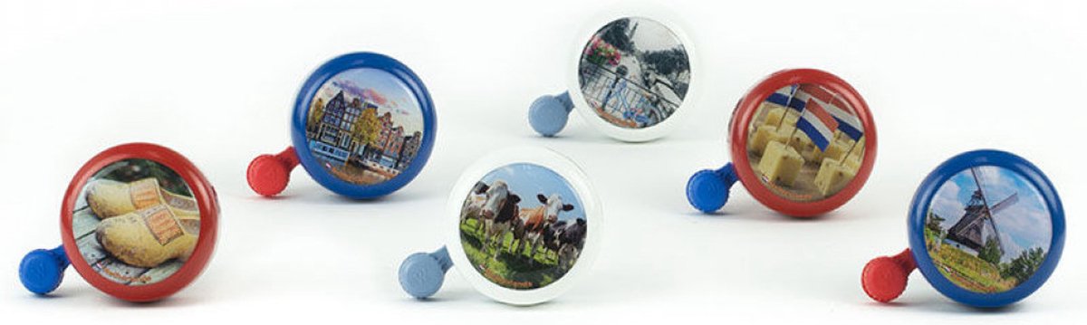 Widek bel met kaasblokjes op kaart - Blauw