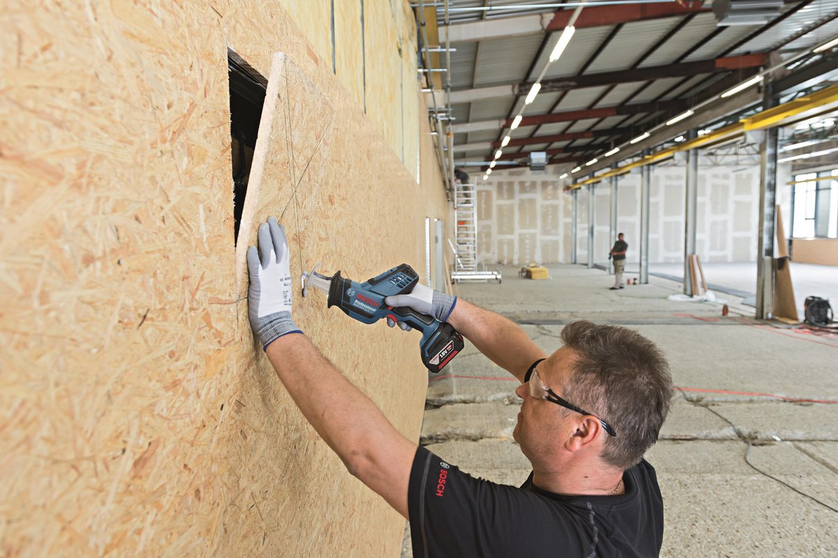 Bosch - Batería Sabre Saw GSA 18 V-LI C con 2 x 5.0 AH batería L-boxx