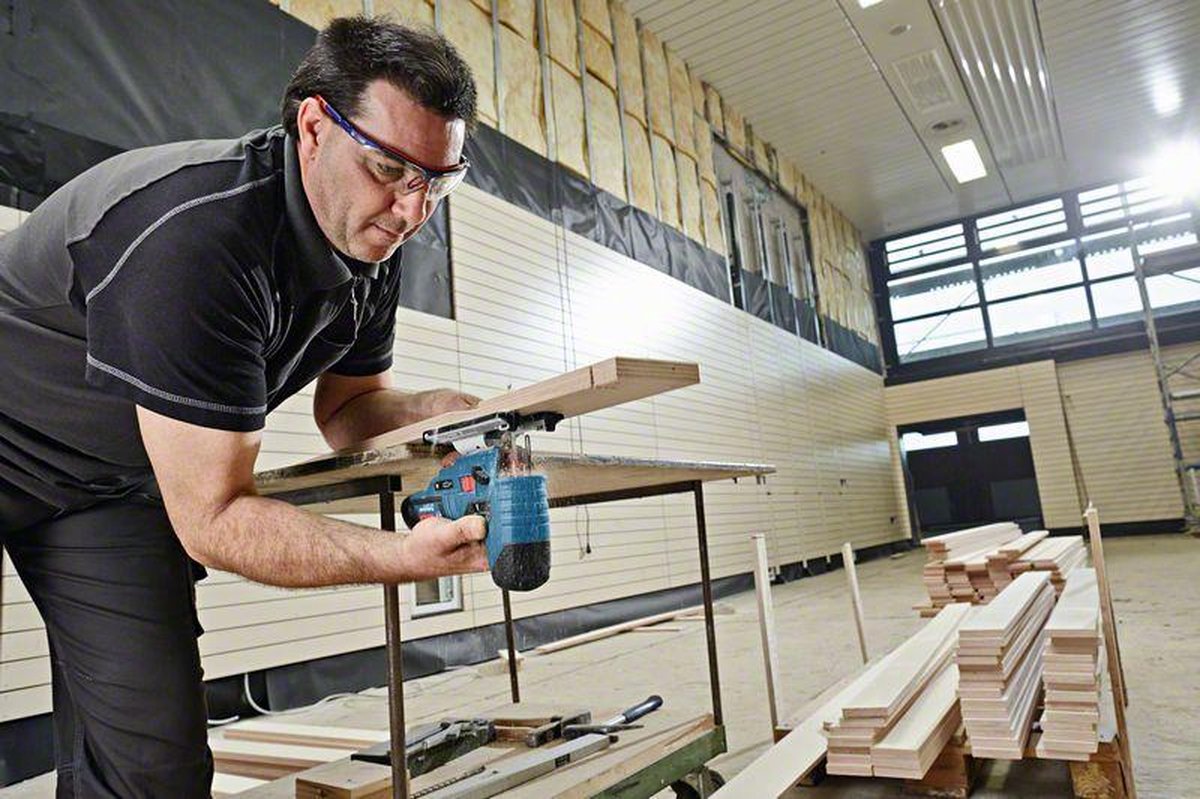 Bosch - Sierra de Calar GST 12V-70 (Cuerpo solo)