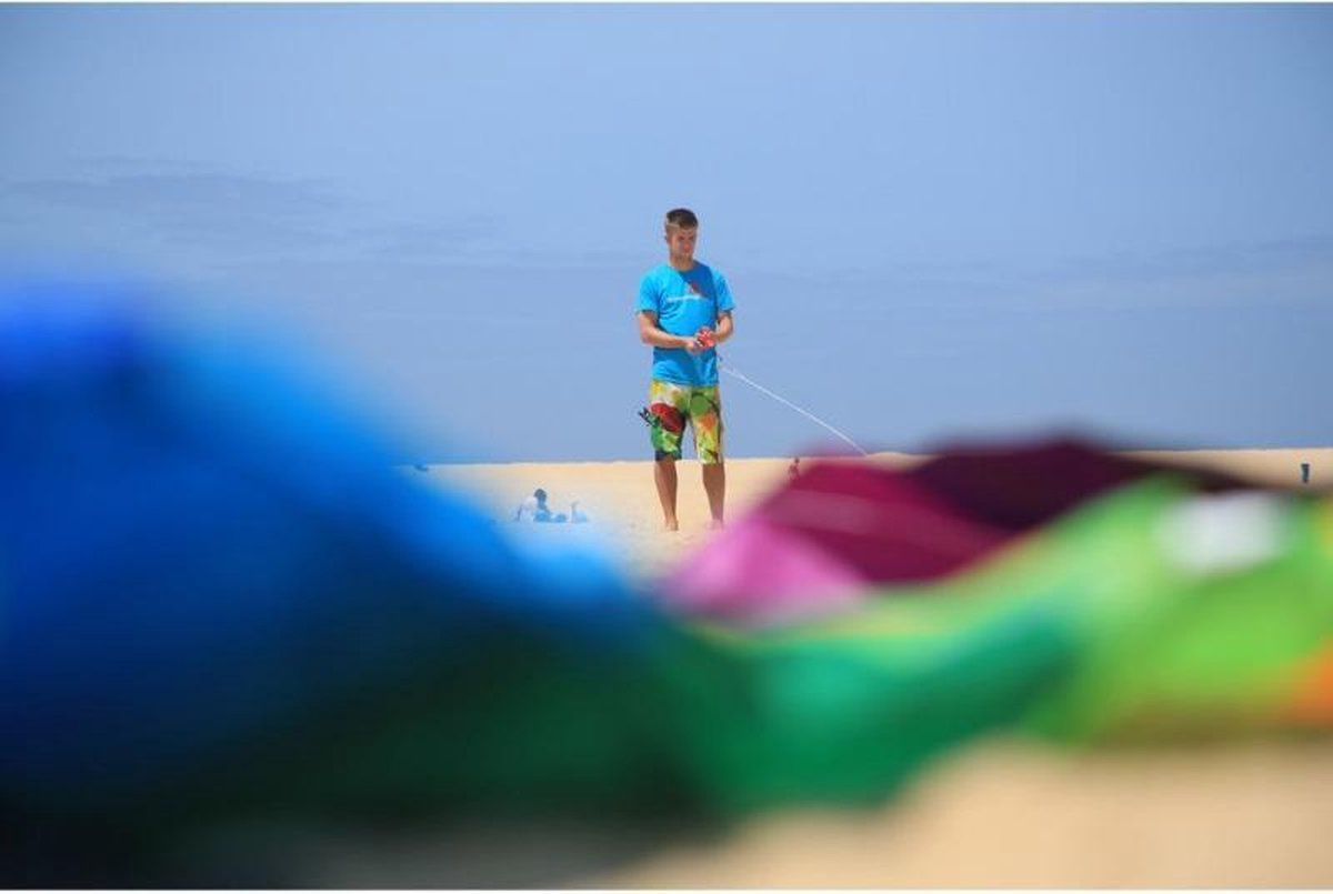 Invento Tweelijnsmatrasvlieger Symphony Beach Iii 2.2 Rainbow 220 Cm