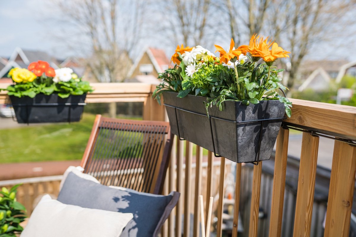 Bloempot/plantenpot Balkonbak Van Gerecycled Kunststof D55 X 17 En H17 Cm - Plantenbakken - Zwart