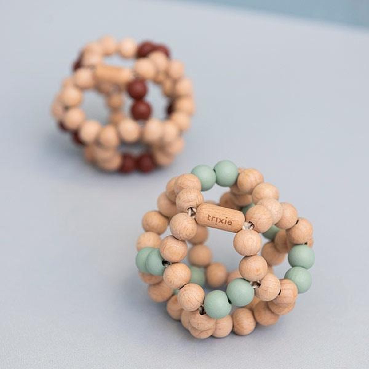 Trixie Rammelaar Kralenbal Junior 8 Cm Hout Naturel/bordeaux