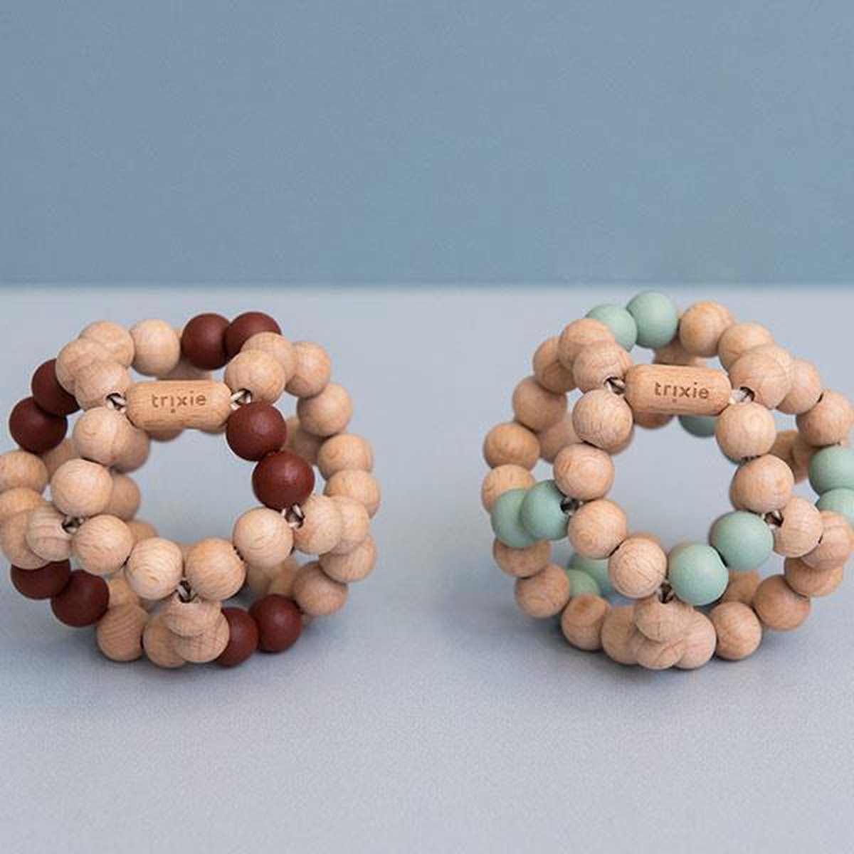 Trixie Rammelaar Kralenbal Junior 8 Cm Hout Naturel/bordeaux