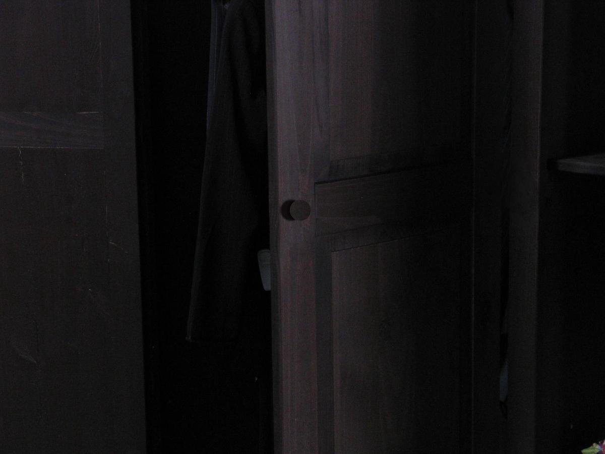 e 3-deurs Kledingkast Rico. - Bruin