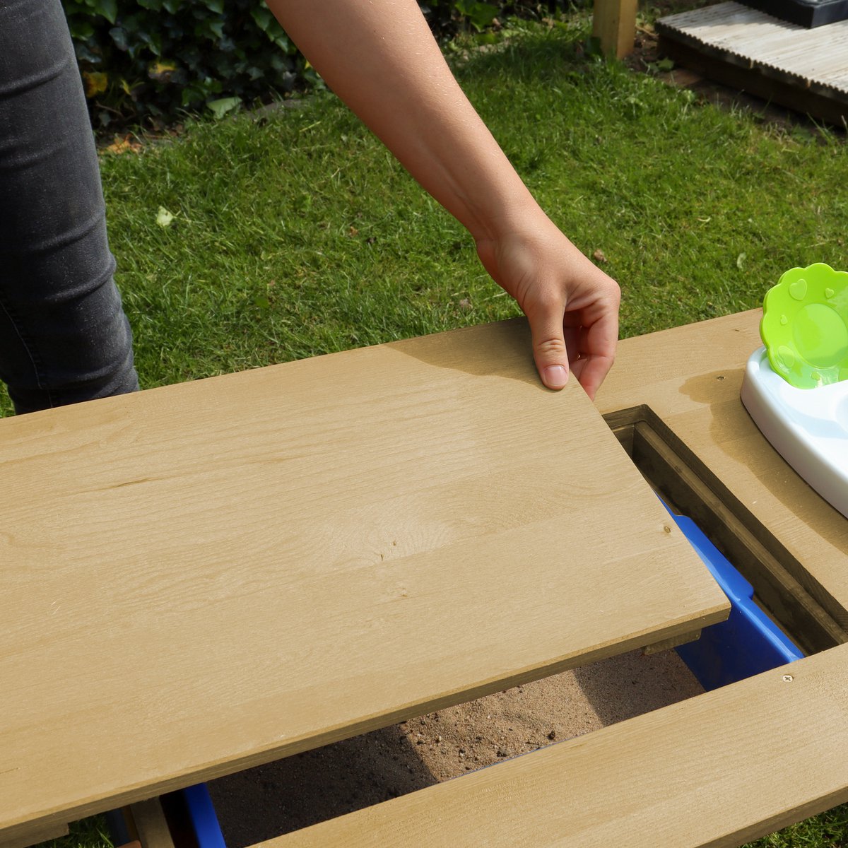 axi Emily Zand & Water Picknicktafel Van Hout In Watertafel & Zandtafel Met Speelkeuken Incl. Wastafel, Deksel - Bruin