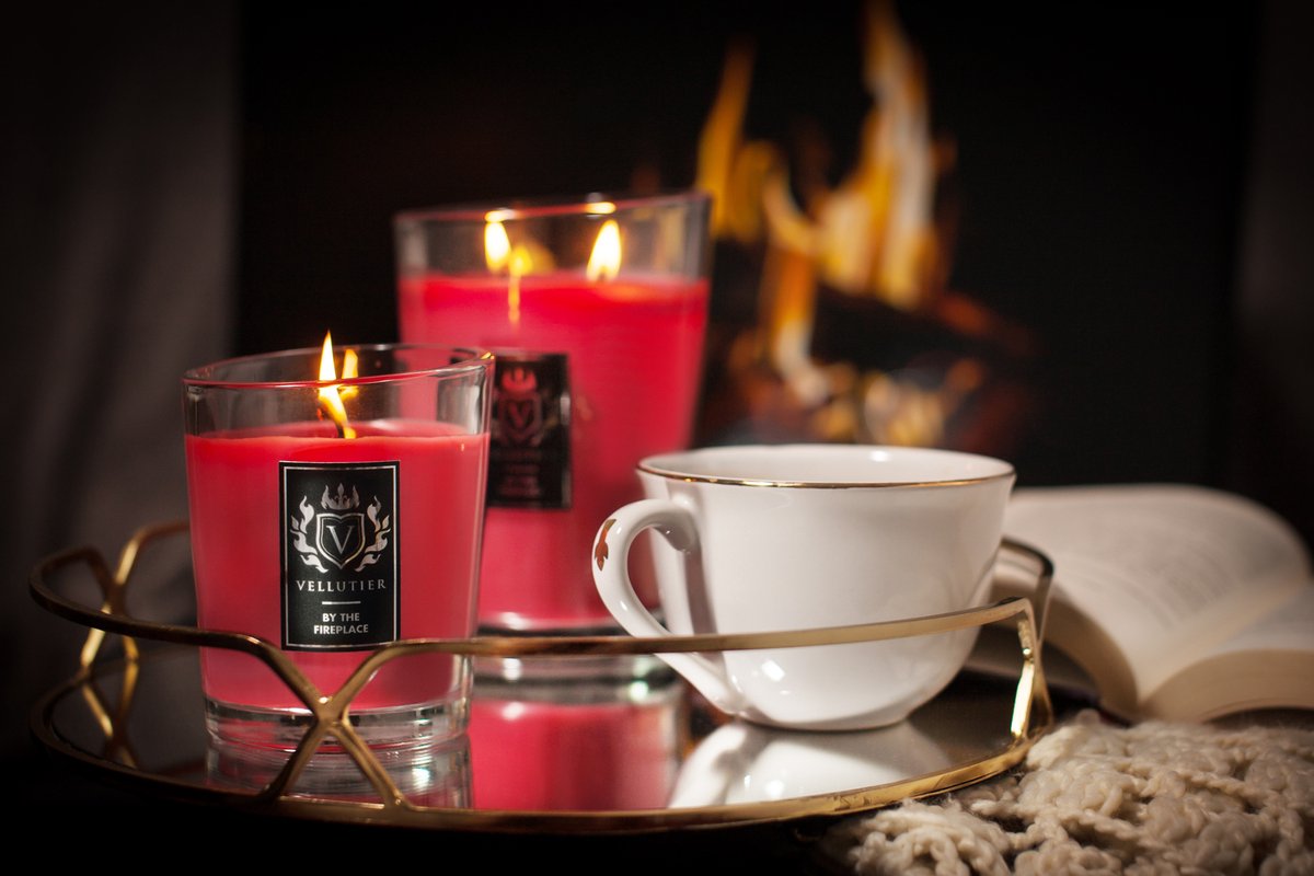 Vellutier Geurkaars Large By The Fireplace - 16 Cm / ø 11 Cm - Rood