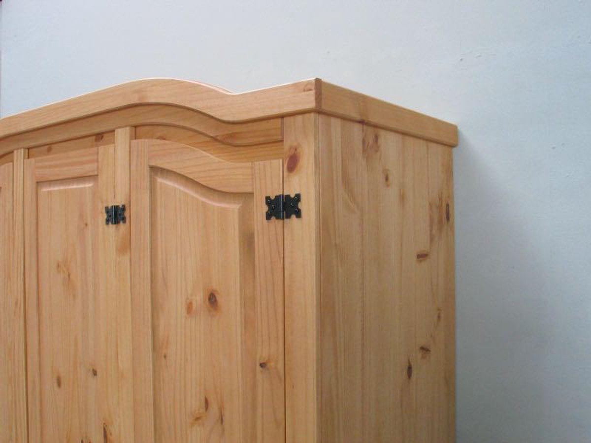 Driedeurs Kledingkast New Mexico. - Bruin