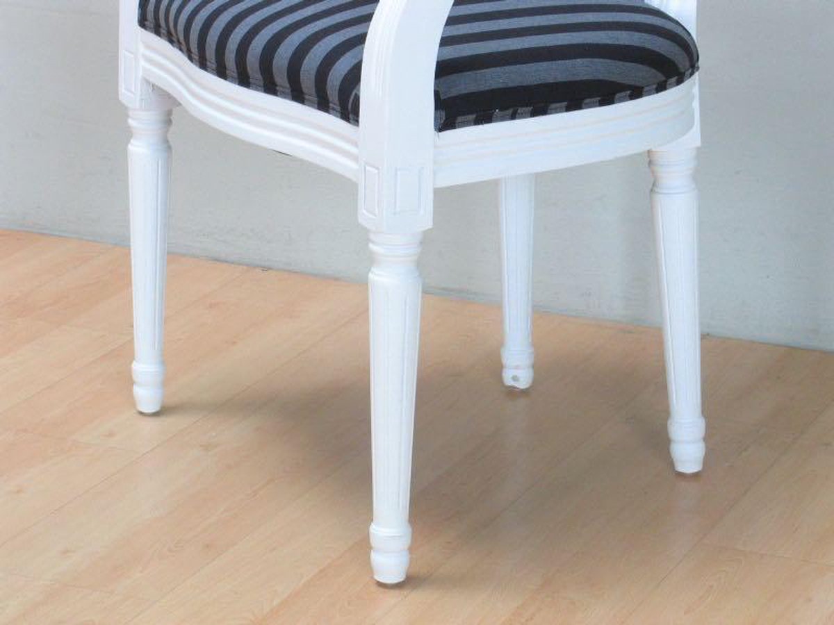 Witte Stoel Met Armleuning Rococo Met Gestreepte Bekleding. - Zwart