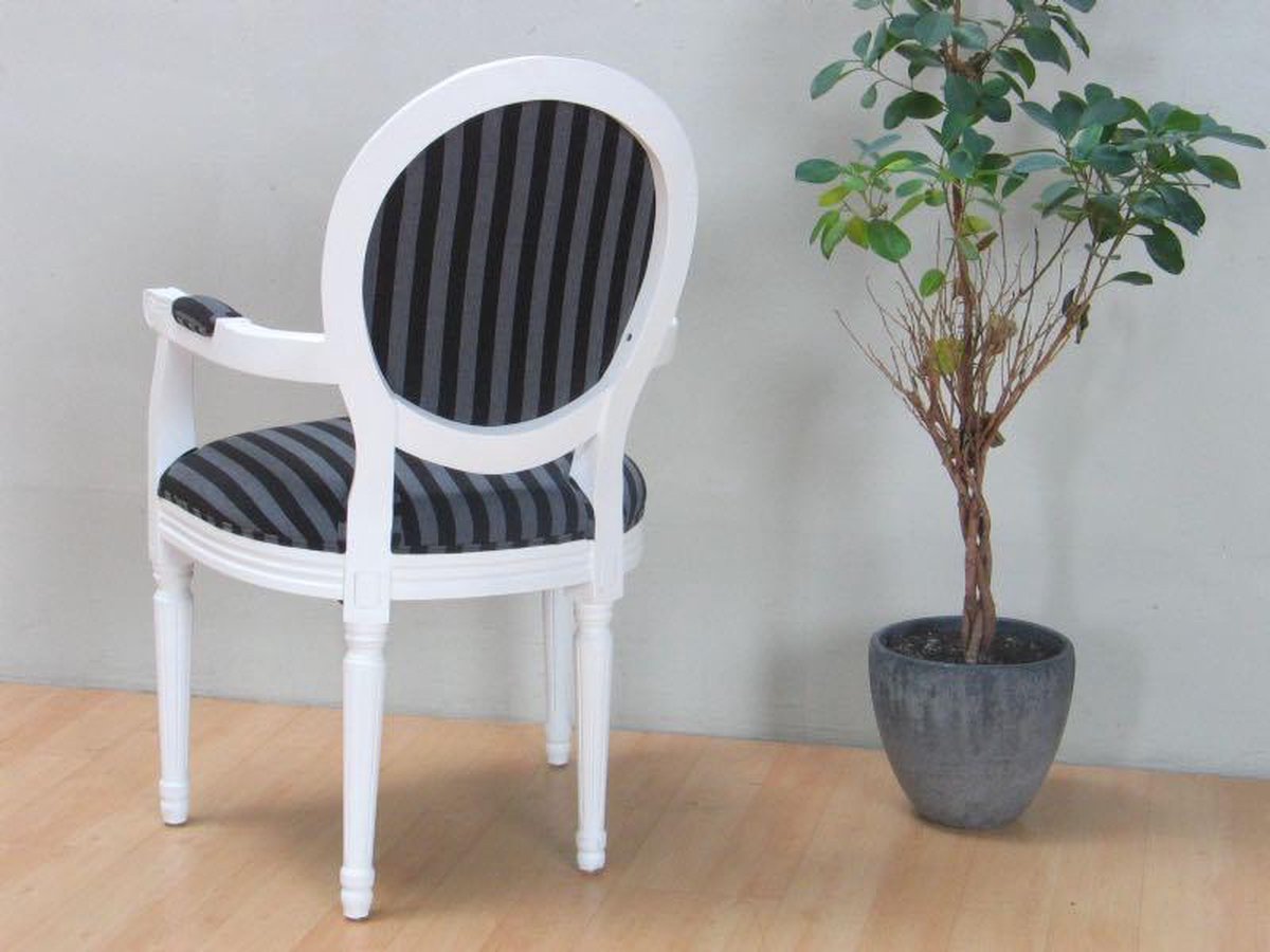 Witte Stoel Met Armleuning Rococo Met Gestreepte Bekleding. - Zwart