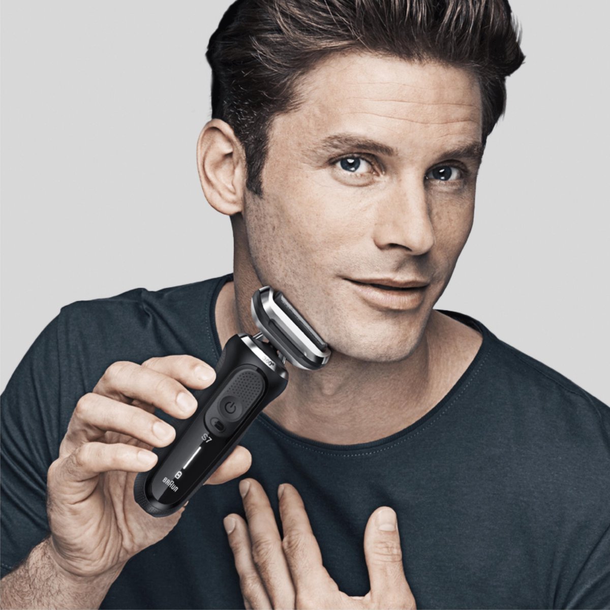 Braun Series 7 Elektrisch Scheerapparaat, Design Editie Met Reisetui - - Zwart