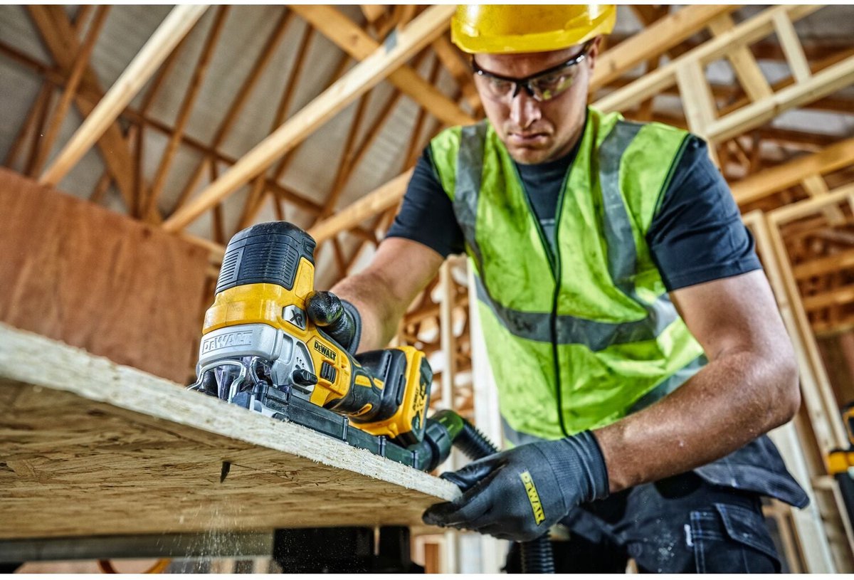 DeWalt DCS335N 18V Litio-Ion XR Sierra de calar (solo máquina) - 135 mm - variable