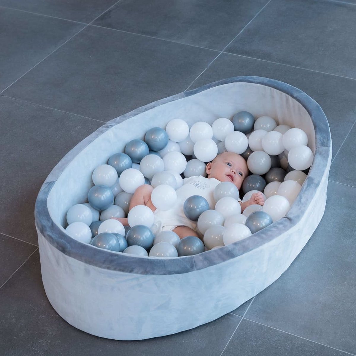 Bo Jungle 430983 B-ball Ballenbak Met 120 Ballen - Grijs