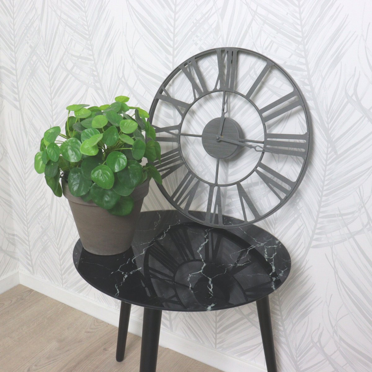 Orange85 Wandklok - Industrieel - Rond - 36,5 X 4 X 36,5 Cm Modern Romeinse Cijfers - Wanddecoratie - Metaal - Grijs