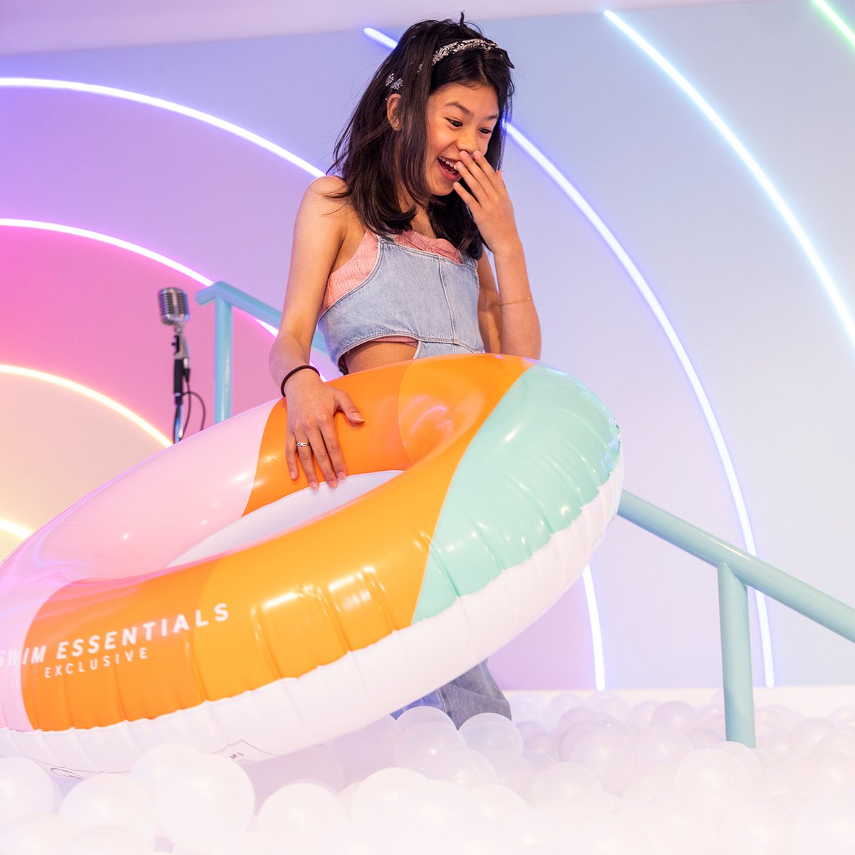 Swim Essentials Zwemband Zwemring Regenboog 90 Cm