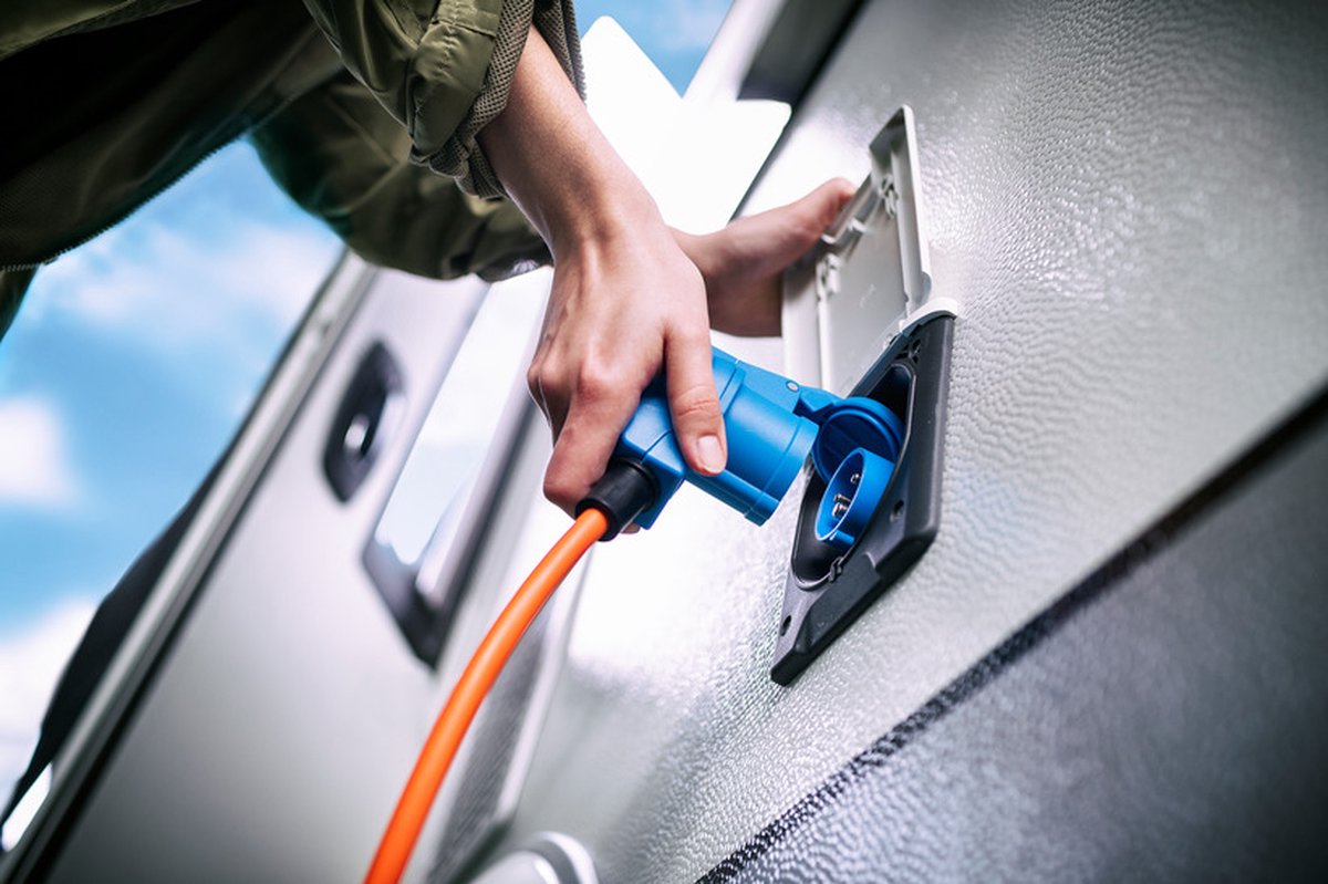 Brennenstuhl Adapterkabel CEE | IP44 | 10m | Oranje | H07RN-F 3G2,5 CEE-stekker | haakse koppeling 230V/16A