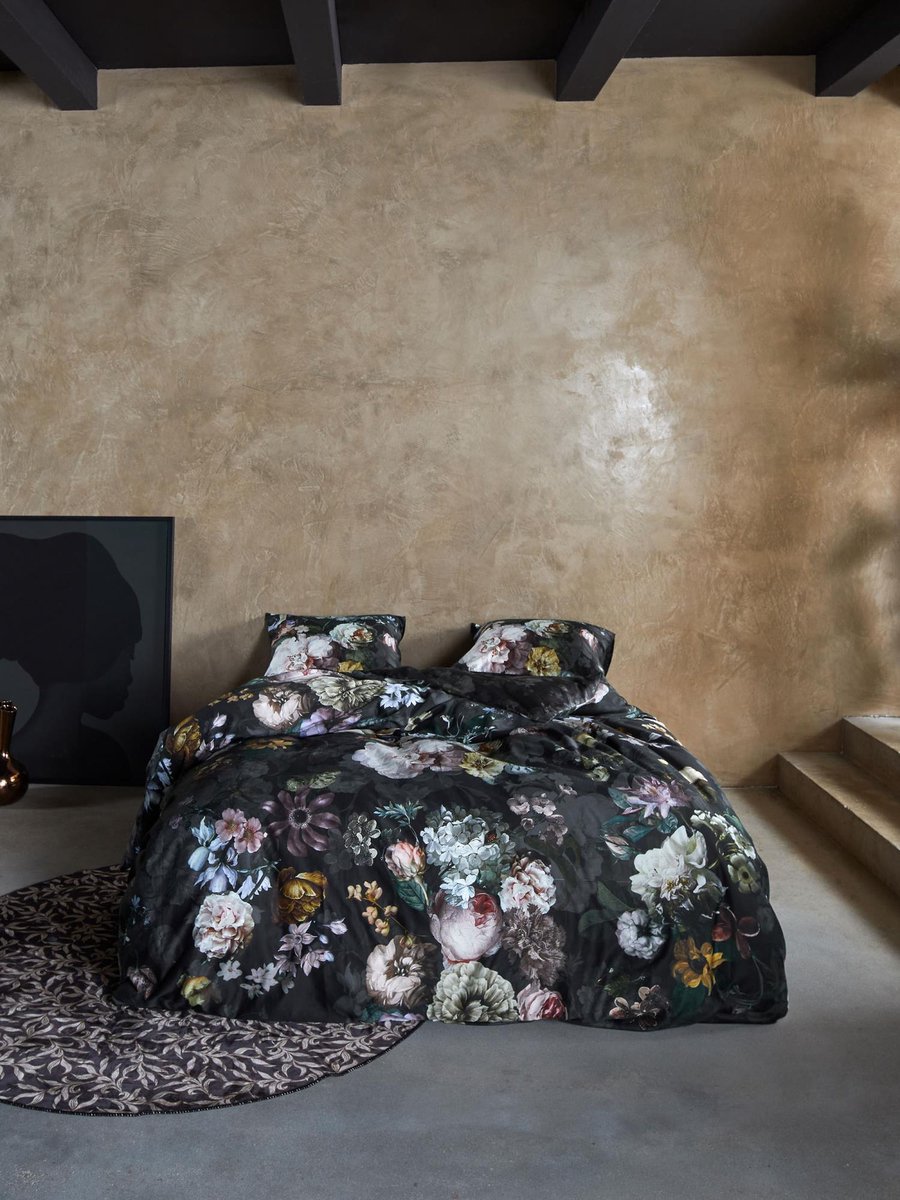 Essenza Fleur Festive Blooming black dekbedovertrek - Zwart